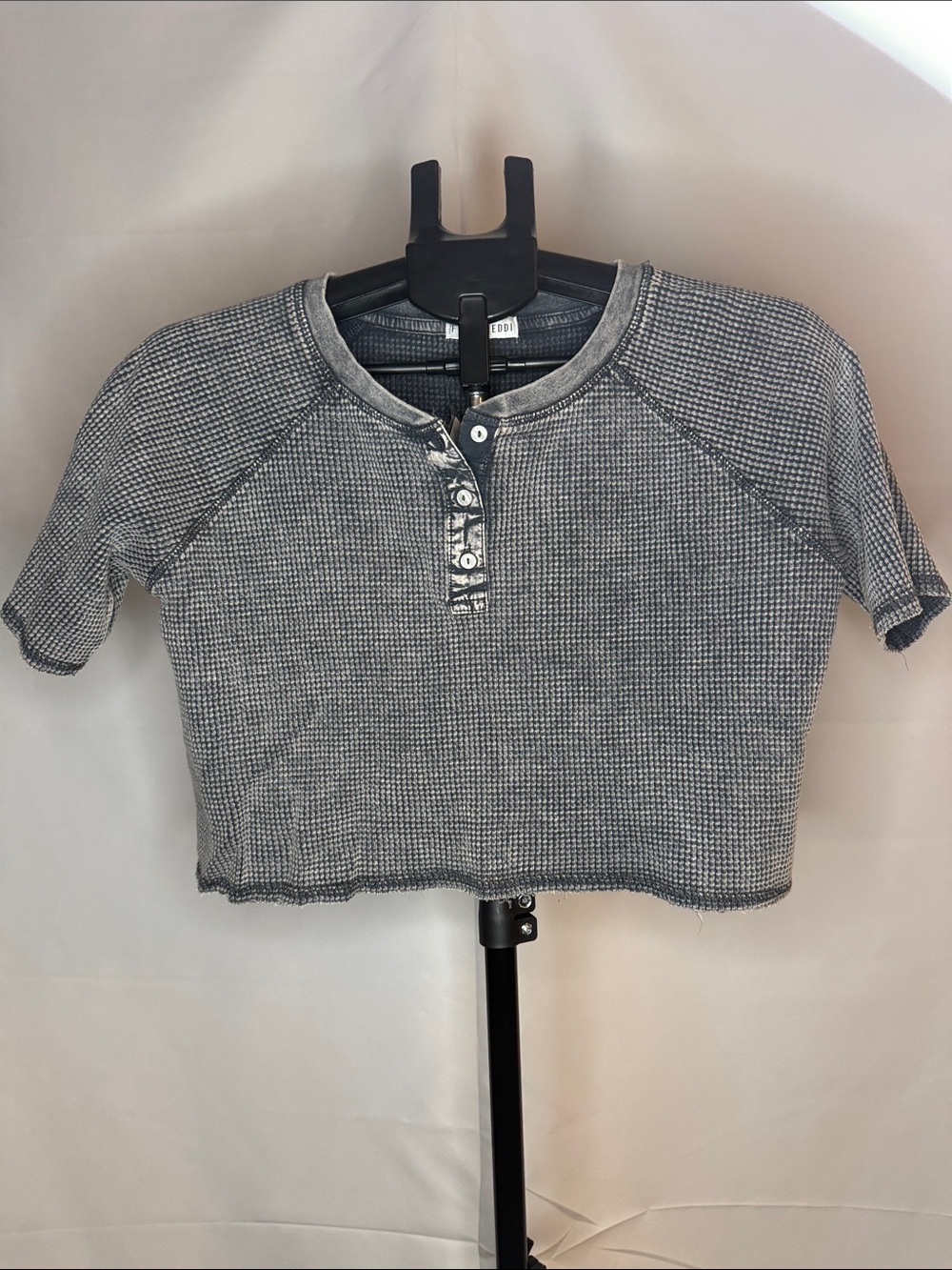 Buckle Exclusive Waffle Knit Cropped Ebony Gray Top